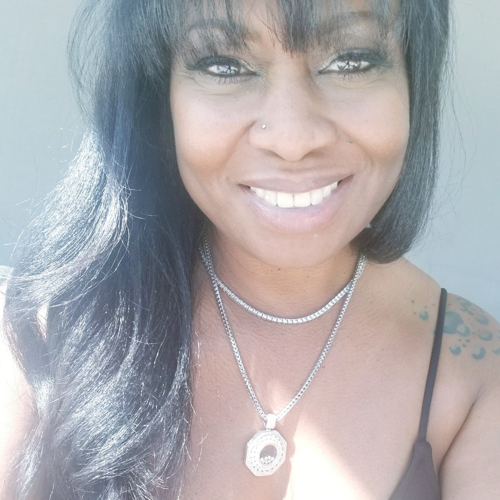 Meet your Posher, Trasie